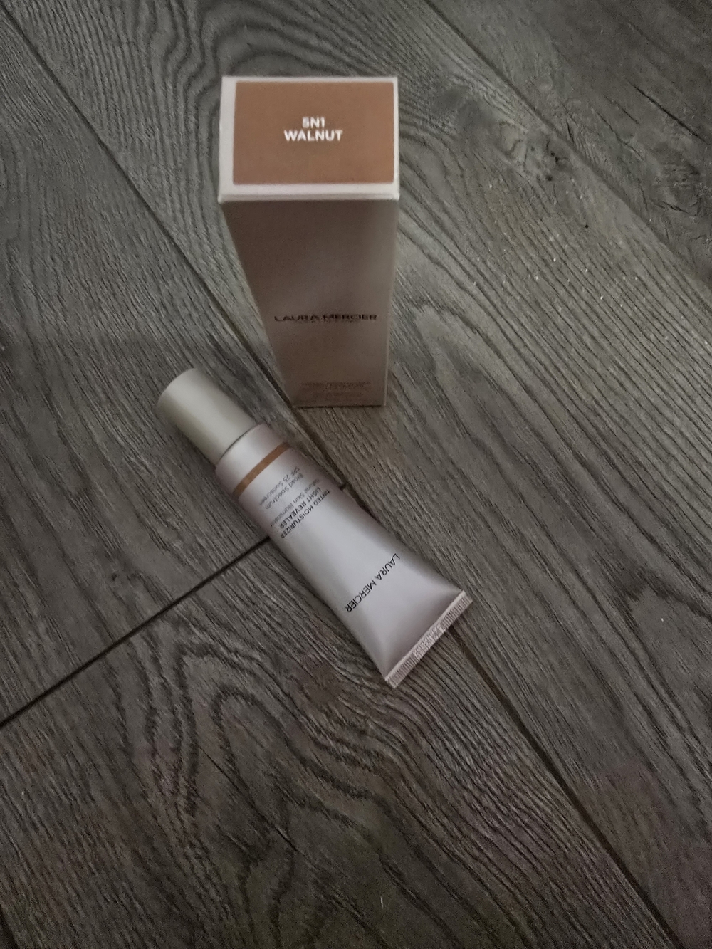laura mercier Tinted Moisturizer Shade Walnut (5N1) - Warm Brown